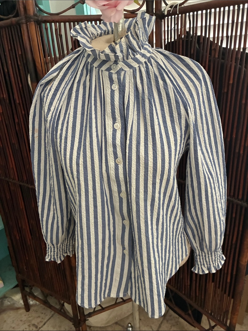 Veronica Beard ruffled neck long sleeve blouse.# 91